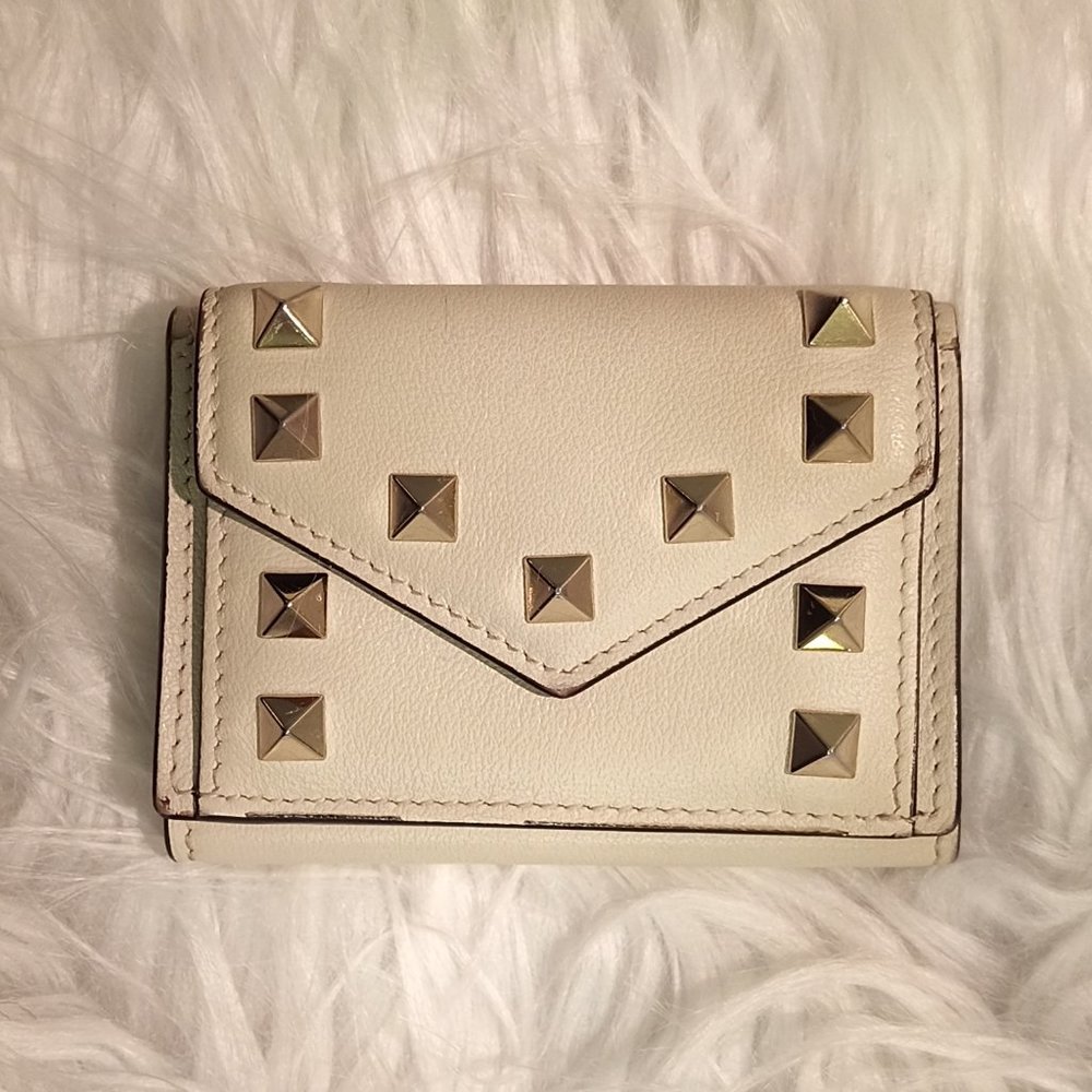VGUC Valentino Garavani Rockstud Compact Wallet (w/ Auth, Care & RFID Cards) - Picture 12 of 12